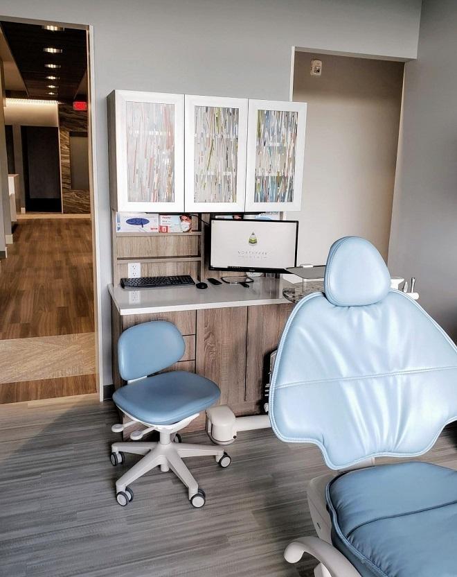 Modern treatment room for Urbandale and Johnston dentist Dr. Babor